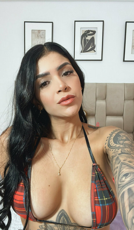 Angie Henao hd archiv