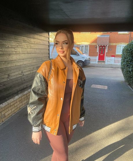 Neave Dare pornographische pornostar foto