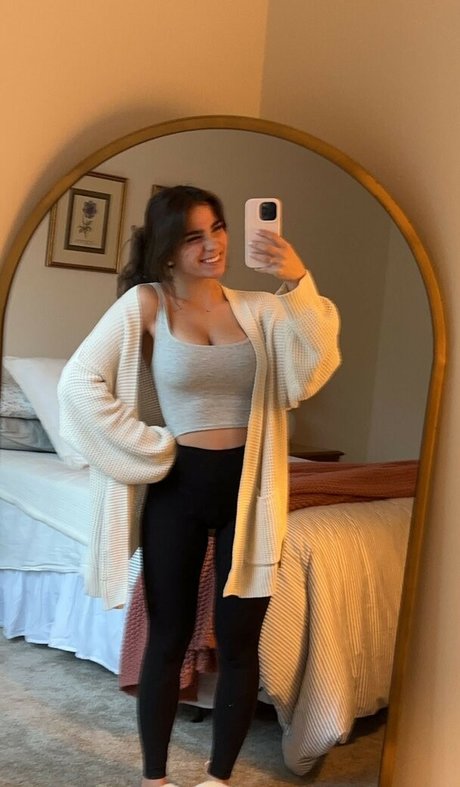 Sofiacrnilovic sexy pornostar bild