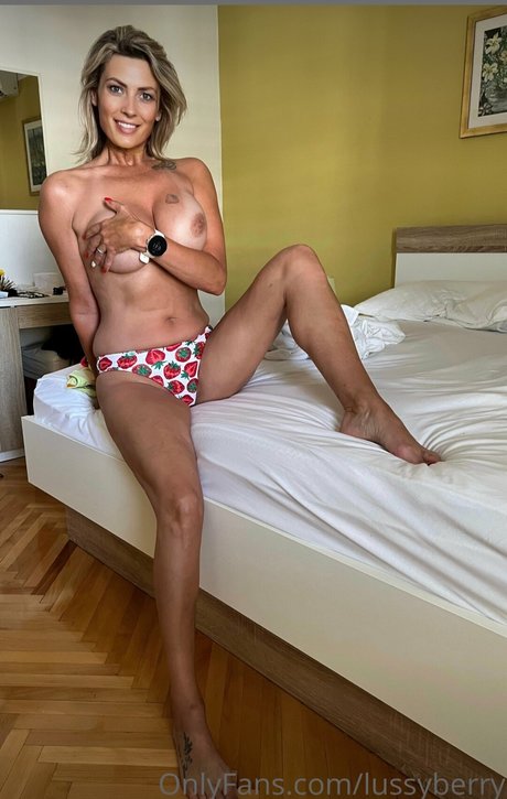 Lussyberry kunst nackt fotos