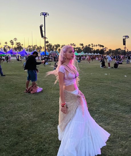 dünnes teen mit großen titten nur fans hübsche kostenlose fotos