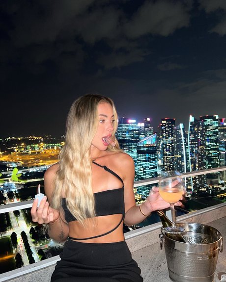 Charly Jordan heiße erotische bild