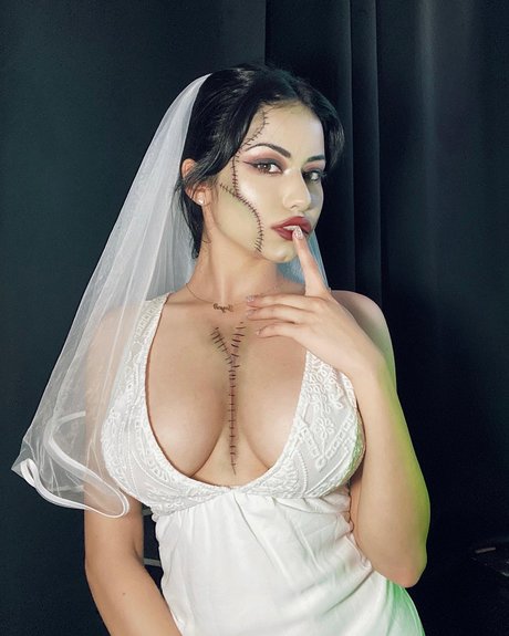 Joyce Galilea_ schauspielerin akt galerien