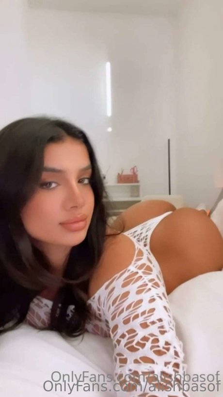 Alishba kunst nackte foto