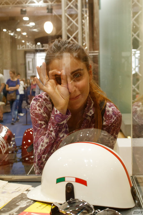 Aurora Mineo_ model kunst galerie