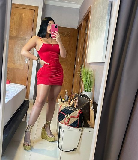 Colombiana Bombshell Mel pornostar galerien