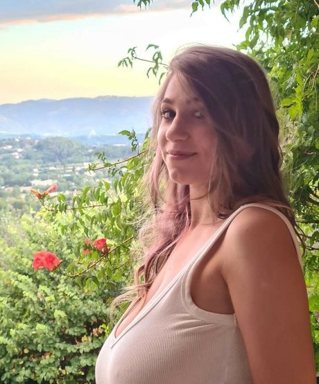 Yonia sexy akt archiv