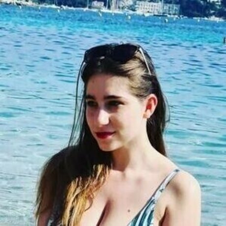 Yonia erwachsene nackten fotos