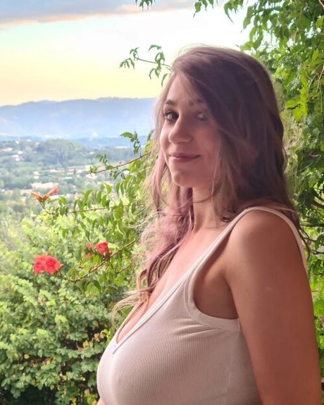 Yonia xxx porno foto