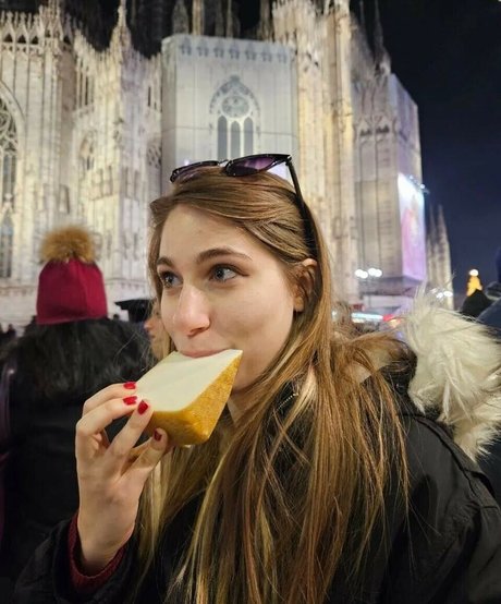 Yonia erwachsene nackten archiv