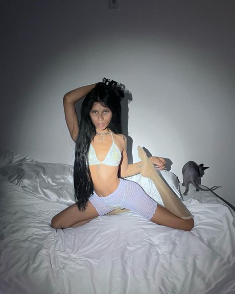 _Andrea Cervantes top hübsche bilder