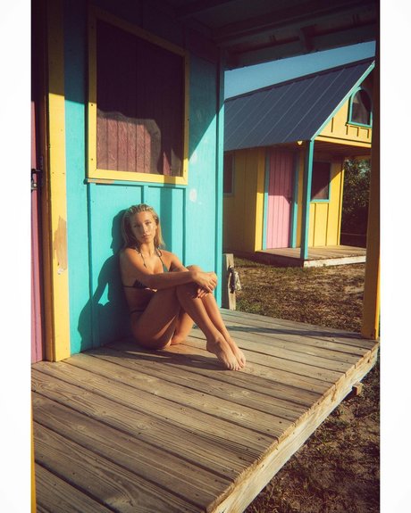 Kenzi Hope model erotische galerie