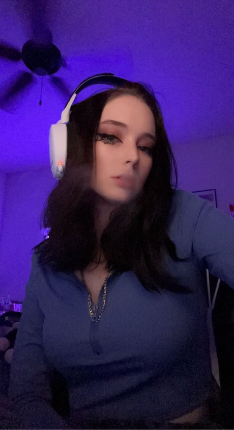 Queen etimy hübsche akt fotos