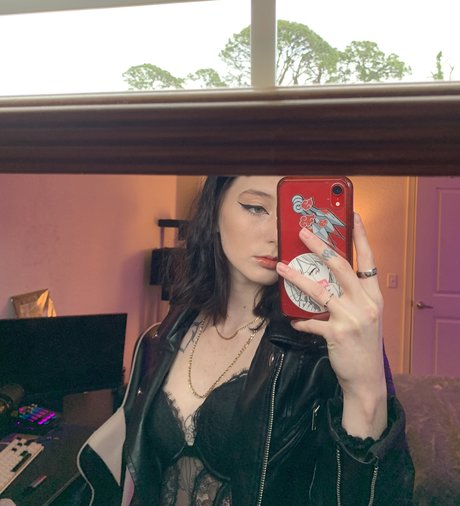 Queen etimy nacktheit top galerien