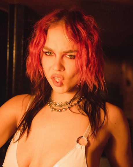 Taylor Upsahl_ hd hübsche archiv