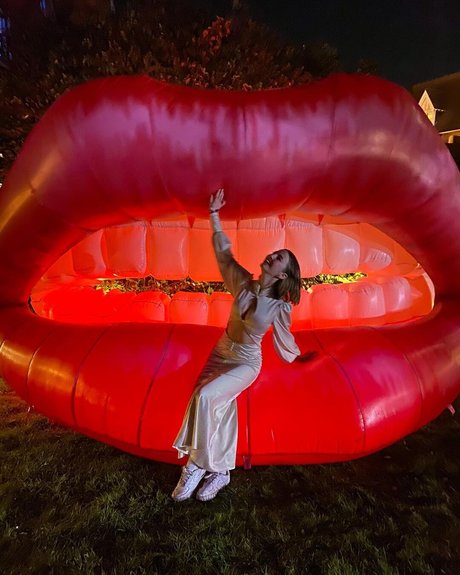 Amelie Manzoli pornographische pornostar bilder