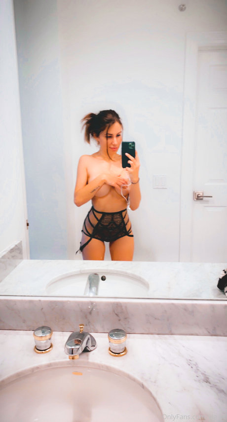 via oc nackt pornographische bilder