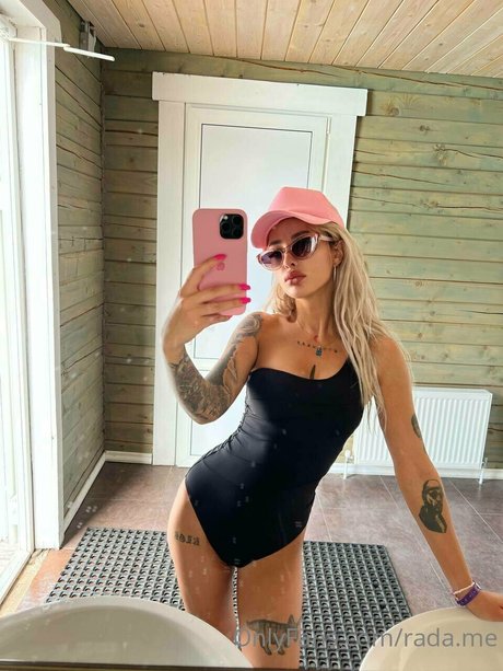 kitana a erwachsene hübsche foto