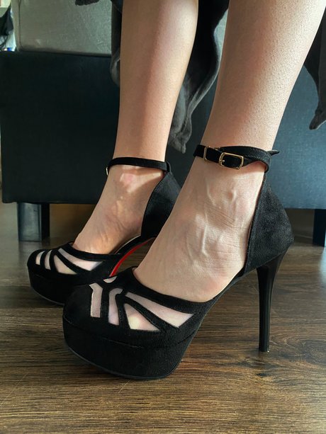 Julia Damro model akt archiv