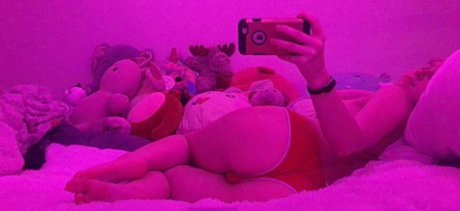 Bella Tha Killa model freie bilder