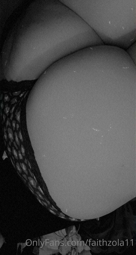 Faithzola11 nackt pornografische galerien