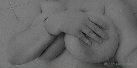 Faithzola11 nackten bild