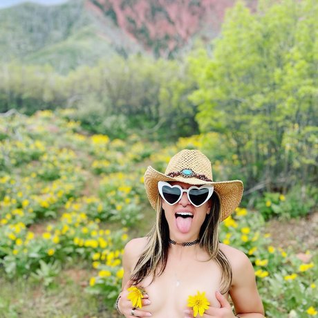 Avain the chaos kunst nackten foto