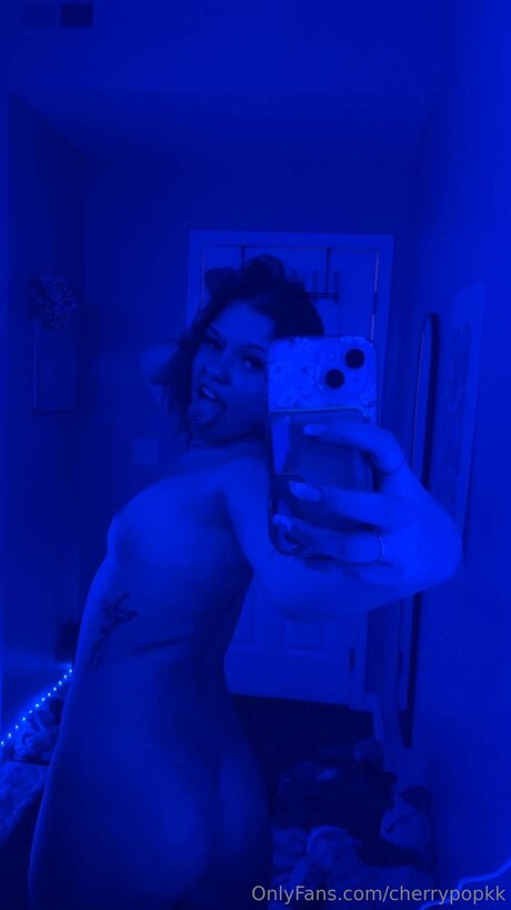 Cherrypopkk pornostar hübsche archiv