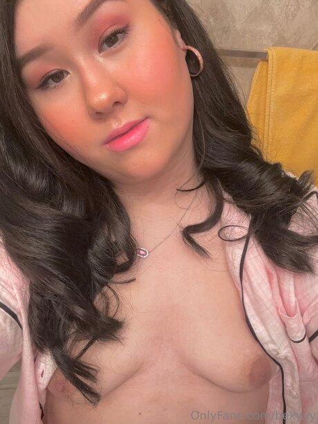 Baddiebek schauspielerin erwachsene bilder