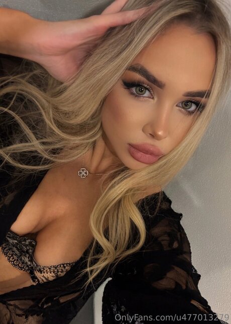 Angelina Engel kunst pornografische galerien