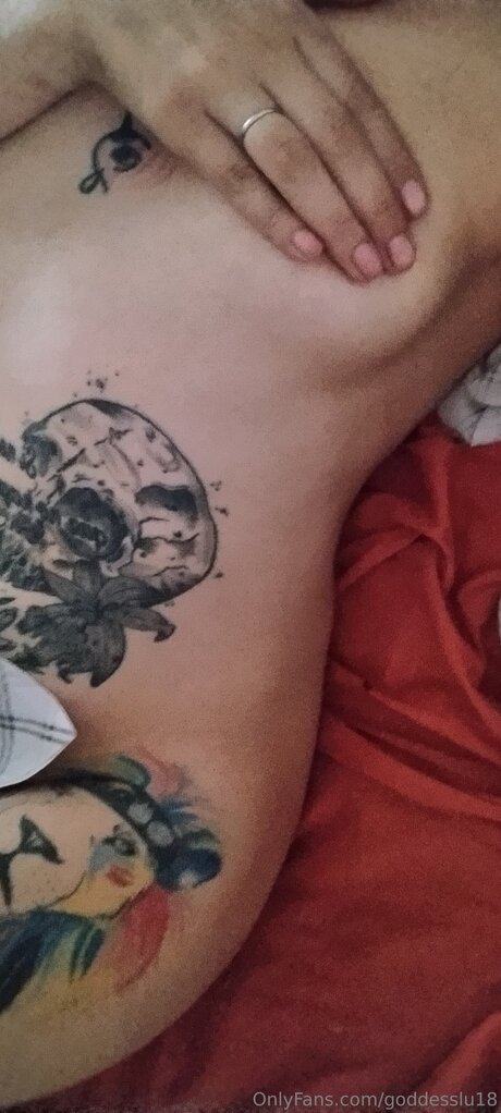 Goddesslu18 porno nackt foto