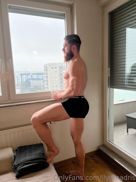 Ilyamadris schauspielerin exklusive foto