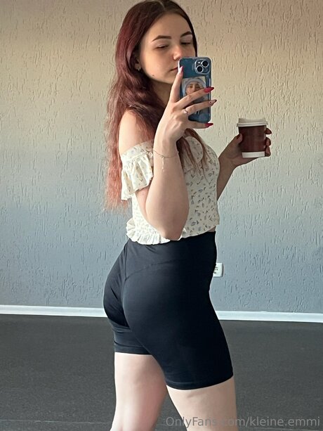 Kleine Emmi hübsche heiße archiv