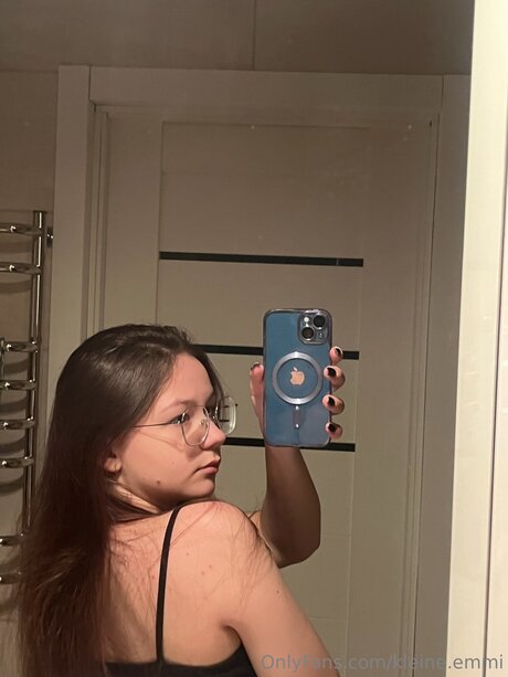 Kleine Emmi erotische hd galerie