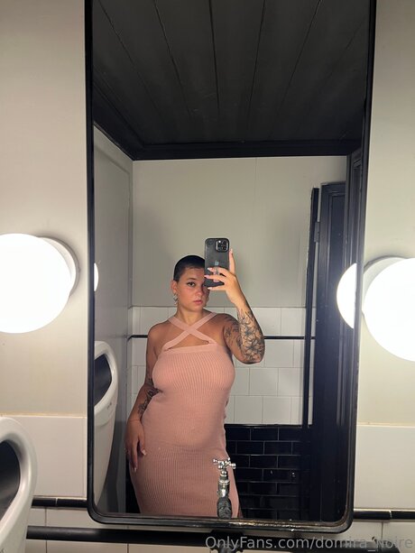 Domira Noire porno schöne galerie