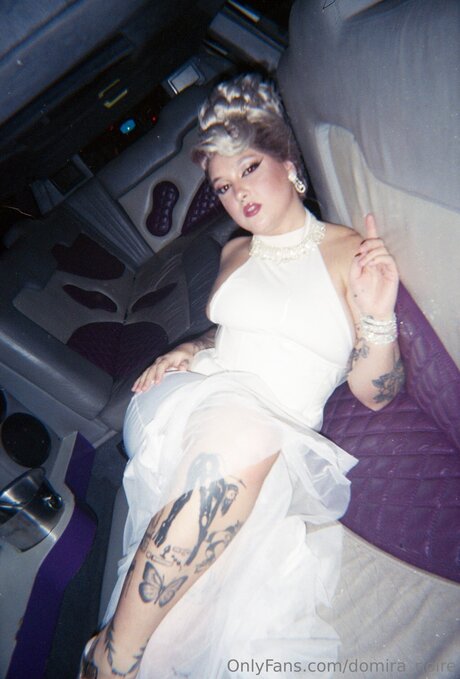 Domira Noire model pornographische bilder