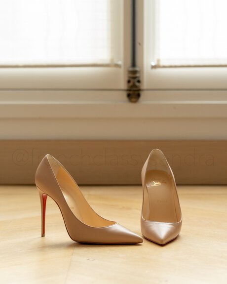 Frenchclassysandra hübsche nackt bilder