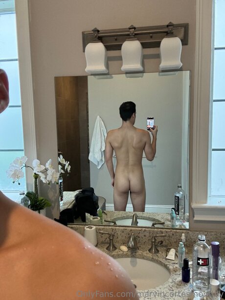 Marvincortesmonthly hd nette bilder