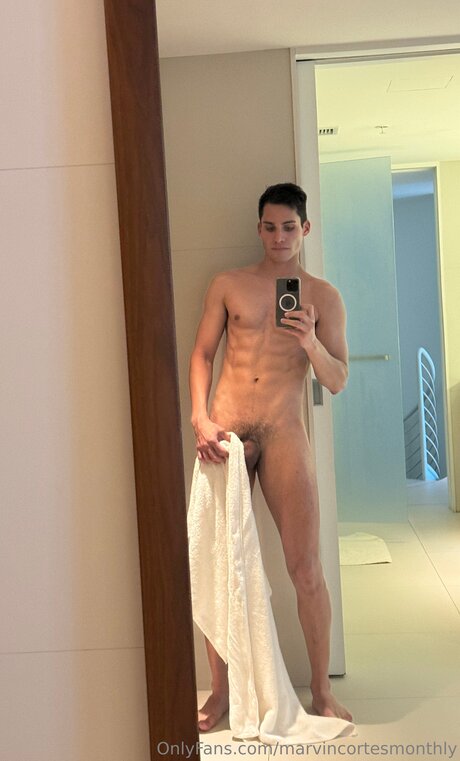 Marvincortesmonthly xxx nackte foto