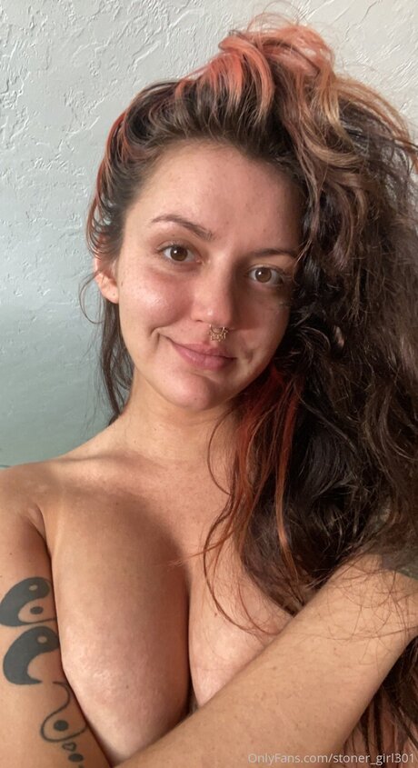 Stoner Girl301 erwachsene hd foto