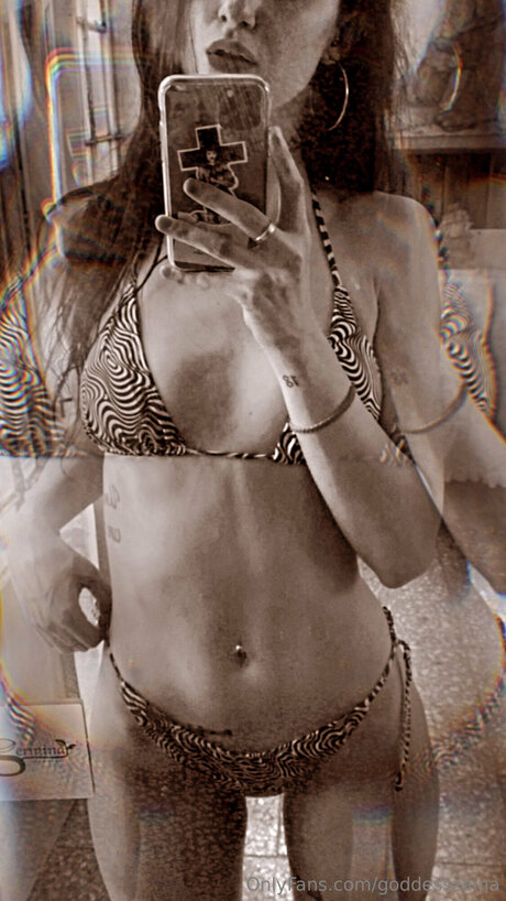 Goddesszaina schöne nacktheit bild