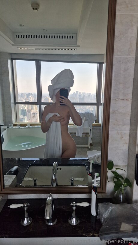 Lapetiteperleofficial model akt foto