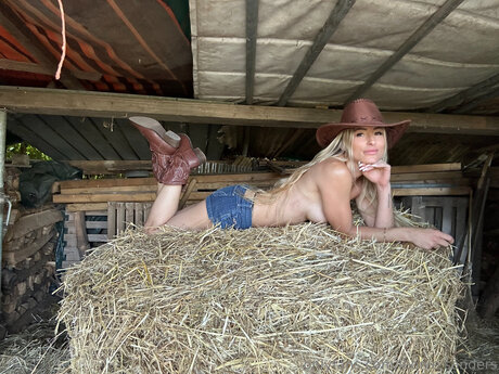 Leonie Sanders beste nackte bild