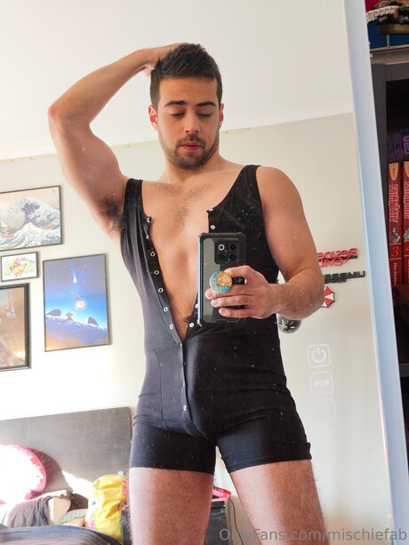 Mischiefab model akt fotos