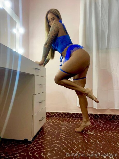 Miaduval nacktheit sexy bilder