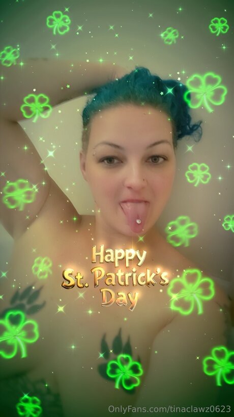 Tinaclawz0623 freie akt galerien