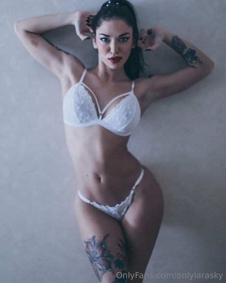 Onlylarasky Bilder