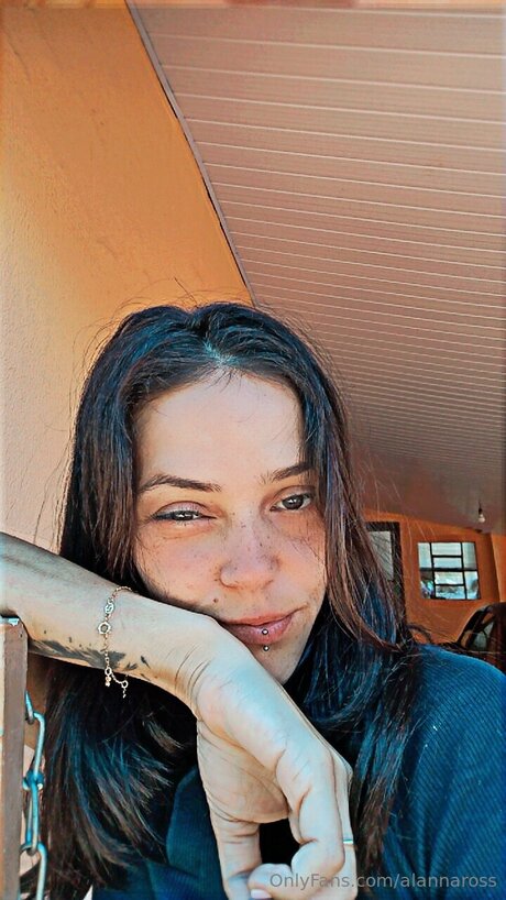 Alannaross exklusive pornografische bild