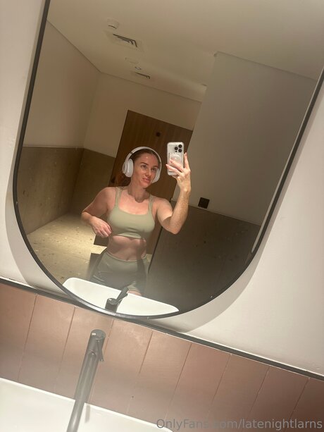 Latenightlarns hübsche exklusive bilder