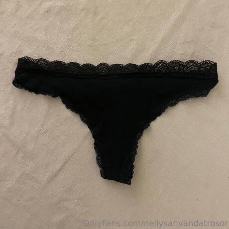 Nellysanvandatrosor sexy nackten bild